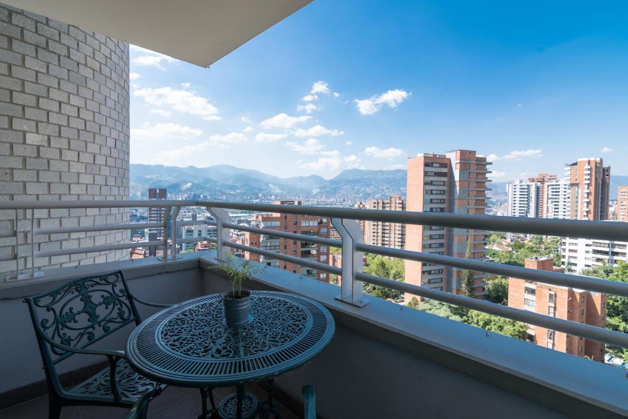 Apartamentos Poblado Alejandria By Housy Host Medellín Dış mekan fotoğraf