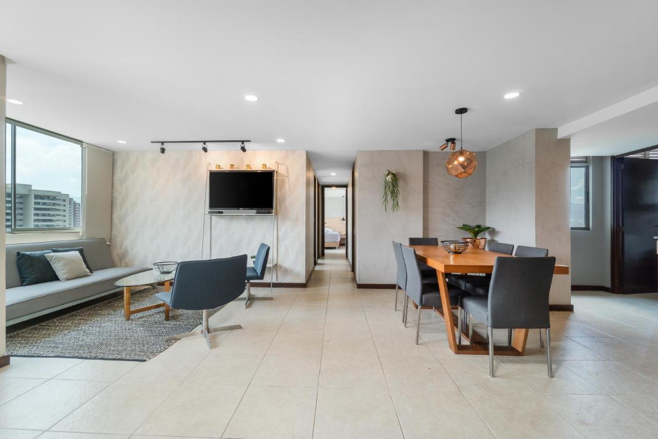 Apartamentos Poblado Alejandria By Housy Host Medellín Dış mekan fotoğraf