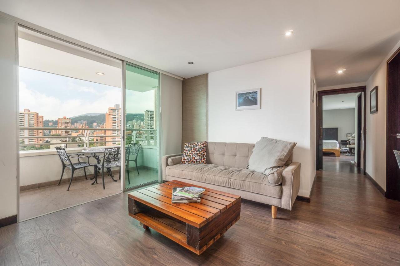 Apartamentos Poblado Alejandria By Housy Host Medellín Dış mekan fotoğraf