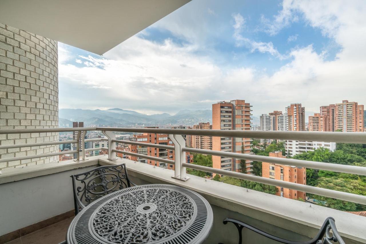 Apartamentos Poblado Alejandria By Housy Host Medellín Dış mekan fotoğraf