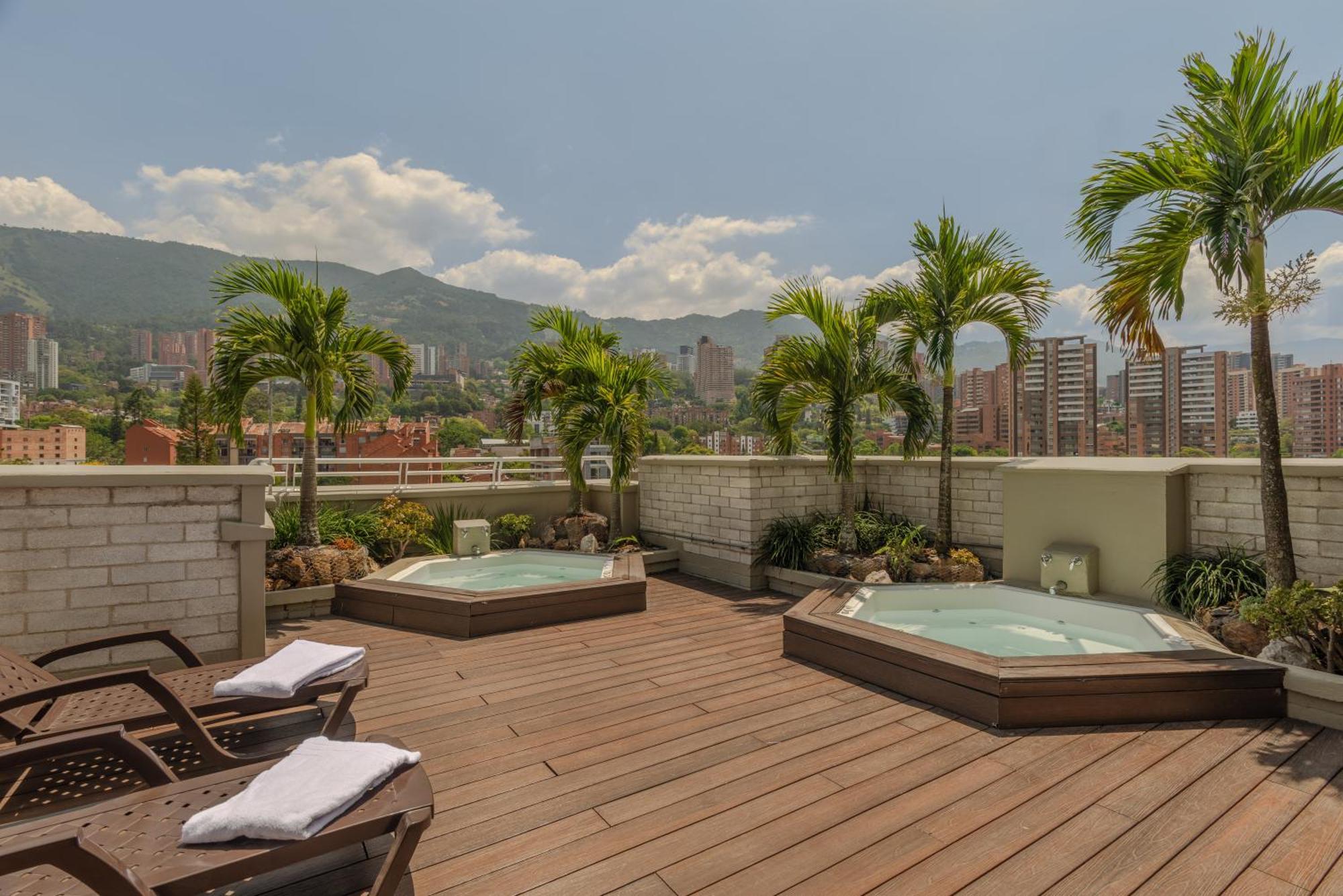 Apartamentos Poblado Alejandria By Housy Host Medellín Dış mekan fotoğraf