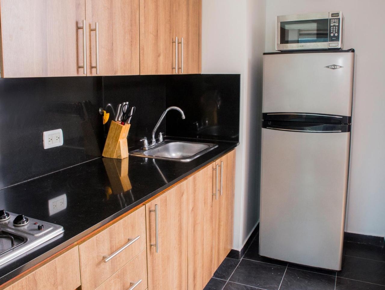 Apartamentos Poblado Alejandria By Housy Host Medellín Dış mekan fotoğraf